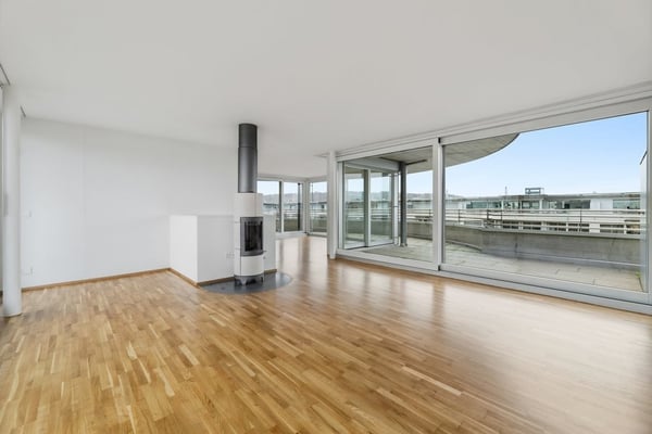 Maisonette-Attikawohnung mit grosszügigen Dachterrassen in Oerlikon 6