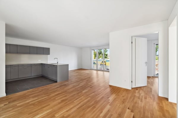 Moderner 4.5 Zi.Wohnung an zentraler Lage in Regensdorf 2