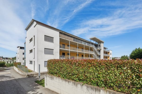 Moderne Wohnung mit grossem Balkon und eigenem Waschturm 1