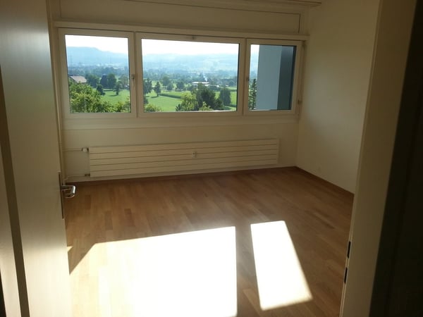 Moderne Wohnung mit guter ÖV-Verbindung nach Zürich 3