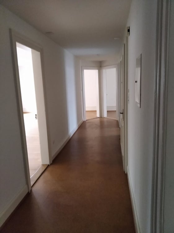 GROSSE 1.5-ZIMMERWOHNUNG BEFRISTET BIS ZUM 31.12.2031 6