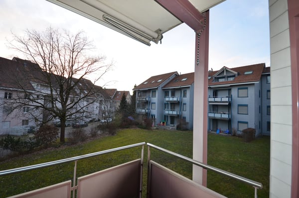 Moderne , grosszügige Wohnung mit viel Raumgefühl und sonnigem Balkon 2