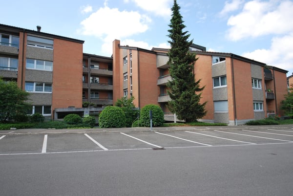 Moderne Wohnung mit viel Raumgefühl, sonnigem Balkon und toller Fernsicht 2