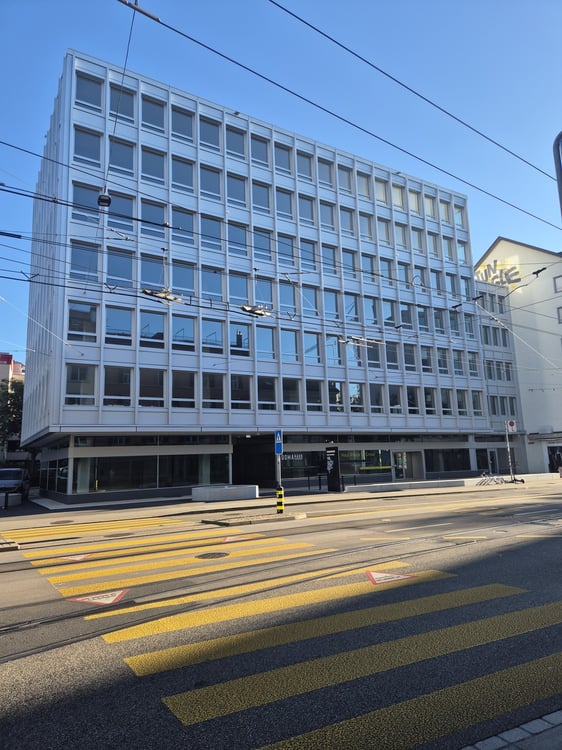 Kreis 4 mittendrin I Repräsentative Erdgeschossfläche 12