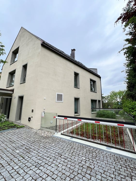 Attraktive Wohnung mit Gartensitzplatz in Zürich-Hottingen 2