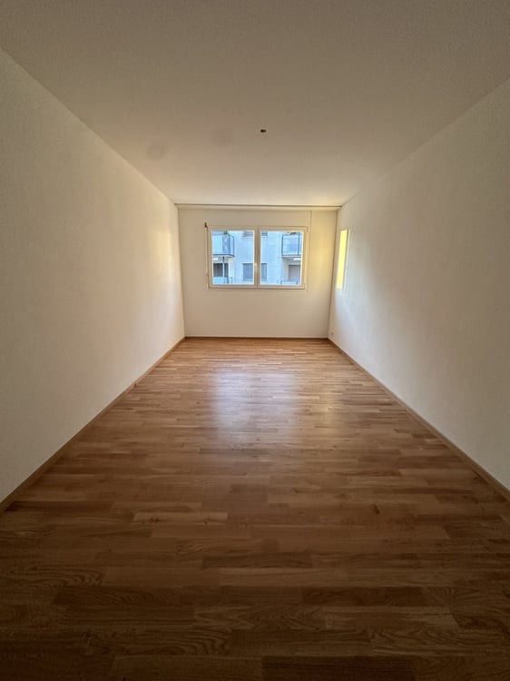 Lichtdurchflutete 5.5-Zimmerwohnung im Oberland zu vermieten 6