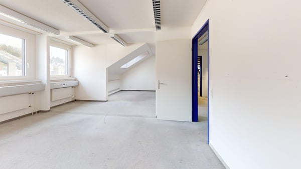 Grosszügige Bürofläche mit 7 ausgebauten Büroräumen in Winterthur 4