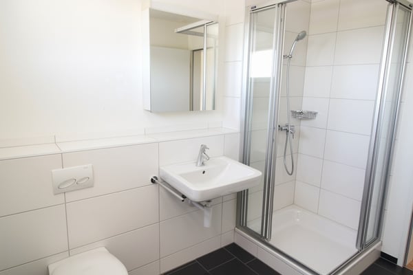 Lichtdurchflutete 5.5-Zimmerwohnung im Oberland zu vermieten 5
