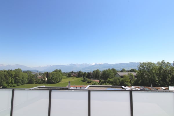 Lichtdurchflutete 5.5-Zimmerwohnung im Oberland zu vermieten 9