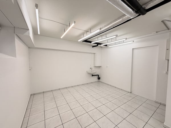 Coiffeur-/Büro-/Verkaufsfläche im Zentrum von Oberglatt 7
