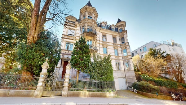 Exklusive 4.5-Zimmerwohnung in historischer Villa an bester Lage 1
