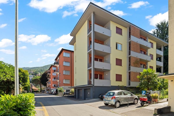 Mehrfamilienhaus mit 12 Wohnungen 1