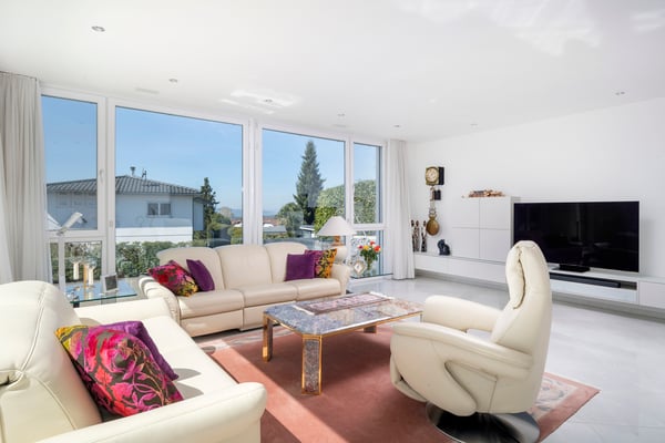 Ein Zuhause zum Verlieben: Pool, Design und fantastische Aussicht 4