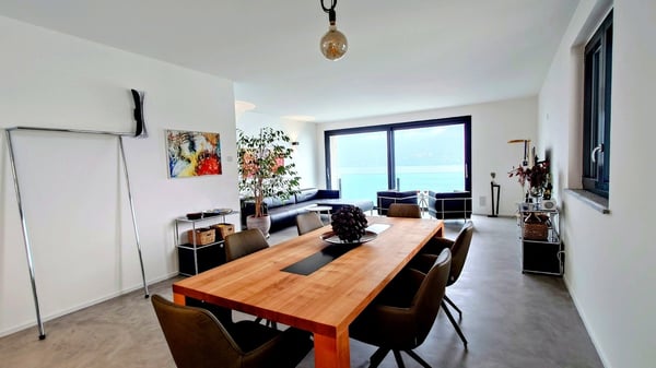 3.5-Zimmerwohnung mit grenzenloser Aussicht und zeitloser Architektur 4