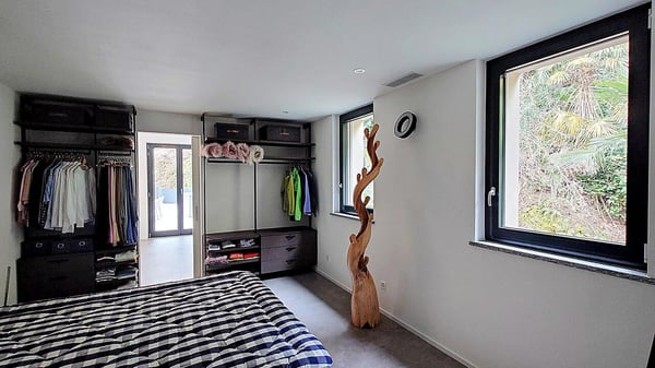 3.5-Zimmerwohnung mit grenzenloser Aussicht und zeitloser Architektur 5