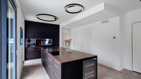 3.5-Zimmerwohnung mit grenzenloser Aussicht und zeitloser Architektur 4