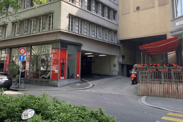 Autoeinstellplatz direkt beim Central 1