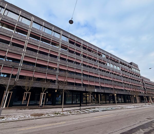 Einstellplätze für schmale Fahrzeuge an zentraler Lage neben HB Zürich 1