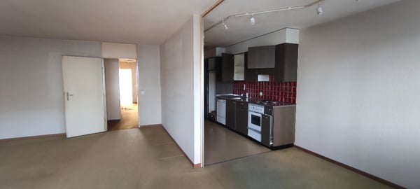 Helle und ruhige 3.5-Zimmer-Wohnung im 2. OG mit 2 Balkonen und Aussicht in Dietikon 7