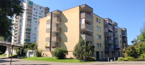 Helle und ruhige 3.5-Zimmer-Wohnung im 2. OG mit 2 Balkonen und Aussicht in Dietikon 10