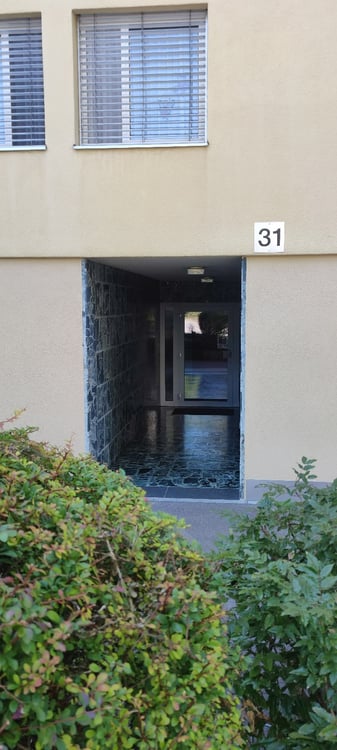 Helle und ruhige 3.5-Zimmer-Wohnung im 2. OG mit 2 Balkonen und Aussicht in Dietikon 14