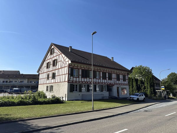 Mehrfamilienhaus mit Baulandgrundstück in der Kernzone 1