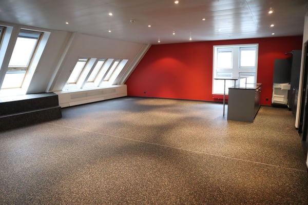 Grosszügiges und modernes Bürohaus zu vermieten 3