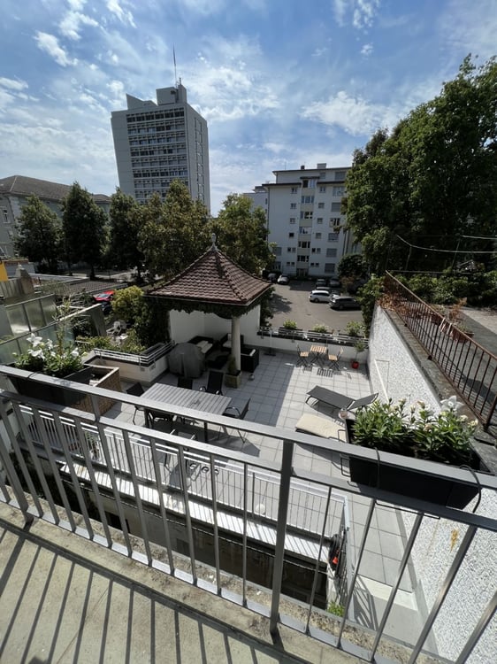 Ideale Pendler-Wohnung! Nähe Stadtzentrum, Einkauf und ÖV. 8