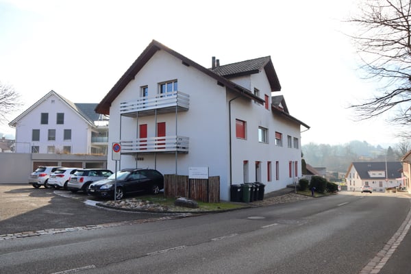 Ideal für Pendler, Nähe ÖV und Einkauf! 2