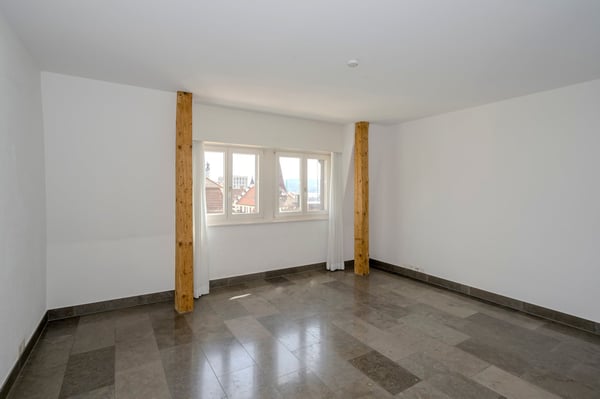Charmante 3.5-Zimmer-Dachwohnung an der Sonneggstrasse in Zürich 11