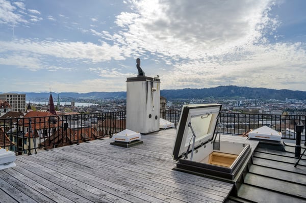 Charmante 3.5-Zimmer-Dachwohnung an der Sonneggstrasse in Zürich 19