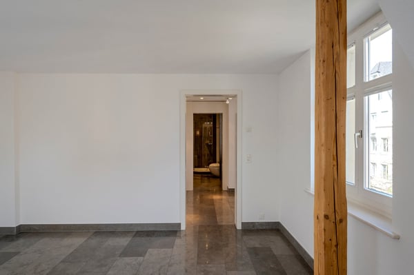 Charmante 3.5-Zimmer-Dachwohnung an der Sonneggstrasse in Zürich 10