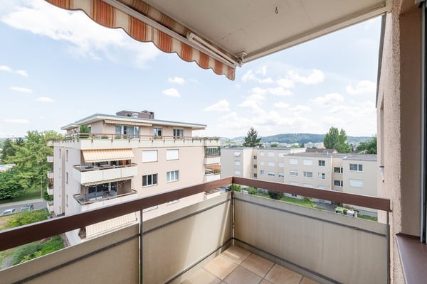 Charmante 4-Zimmer-Wohnung mit Balkon und Hallenbad in Oberwinterthur 9