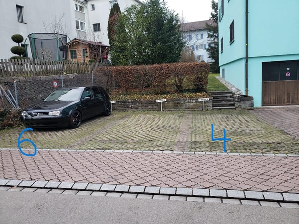 Aussenparkplatz in Dübendorf 2