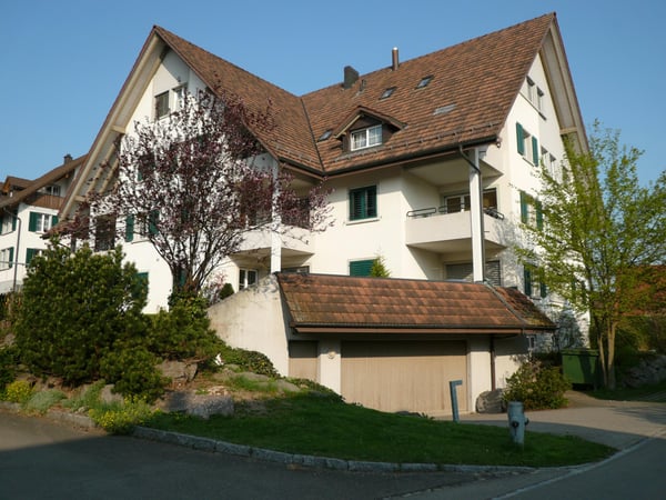 Helle Wohnung mit Sitzplatz 1