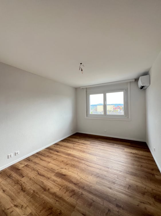 Appartement 1.5 pièces entièrement rénové avec balcon 3