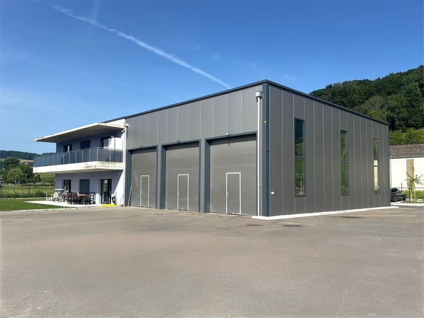 Opportunité d’investissement rare à Lucens – Bâtiment industriel avec habitation haut de gamme 1