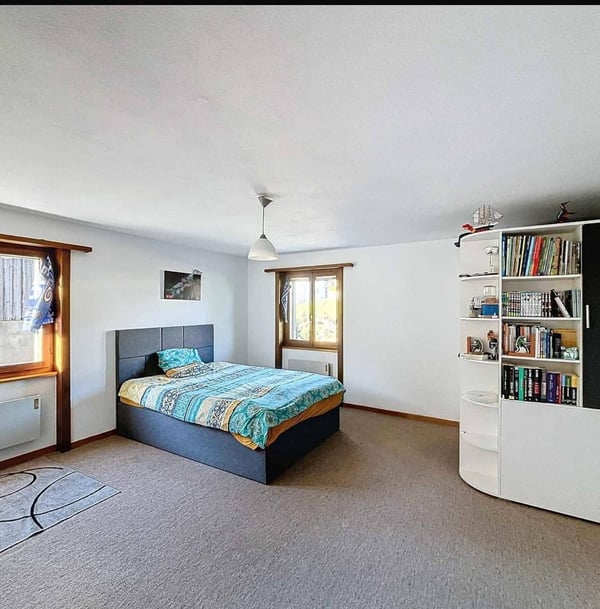 Villars-le-Grand – Maison de village avec jardin et grange à transformer 7