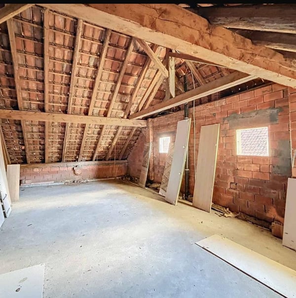 Villars-le-Grand – Maison de village avec jardin et grange à transformer 3