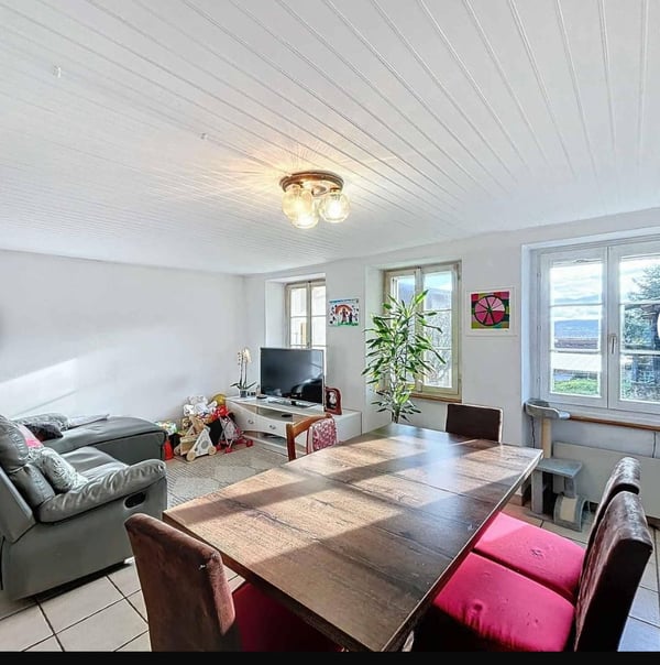 Villars-le-Grand – Maison de village avec jardin et grange à transformer 5