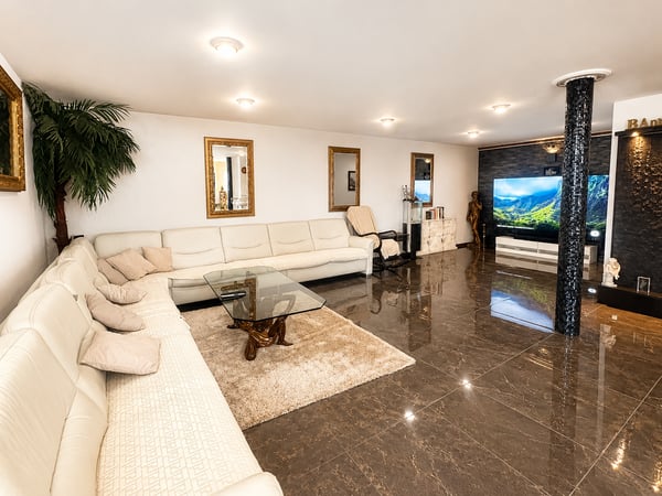 Propriété de caractère composée de 3 appartements – 393 m² habitables à Romont 7