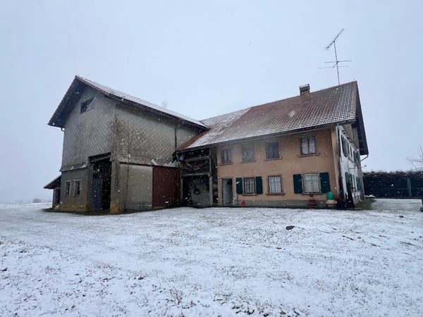 Ancienne ferme glânoise avec deux logements et dépendances 2