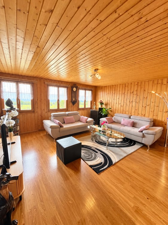 À louer – Spacieux appartement de 4.5 pièces à La Joux (FR) 2