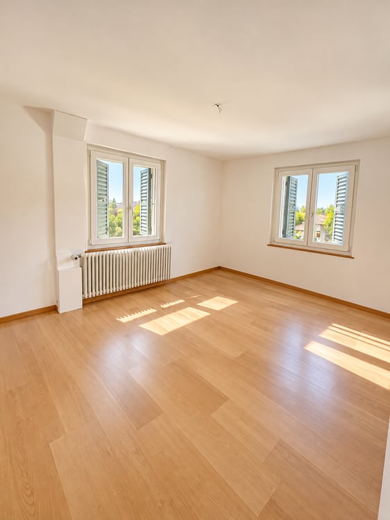 À LOUER À ROMONT – SPACIEUX APPARTEMENT DE 4.5 PIÈCES AVEC BALCON ET MAGNIFIQUE VUE 3