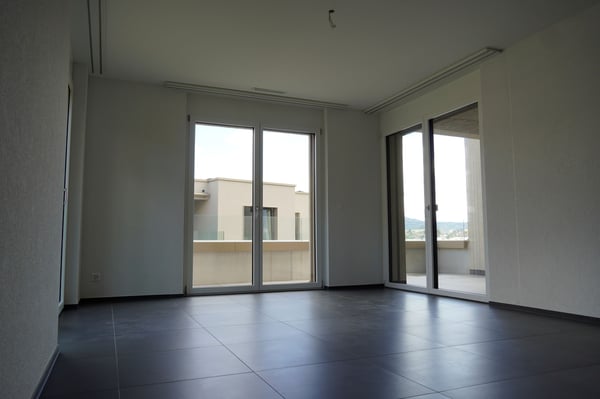 ERSTVERMIETUNG-Grosszügige Wohnung, zwei Balkone - Sicht ins Grüne! 4