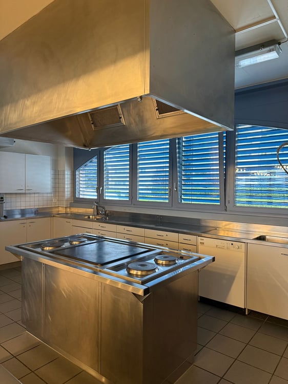 Teilsanierte Wohnung in Rafz 2