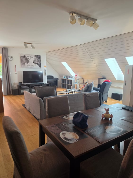Moderne Wohnung mit Balkon in Stammheim 4