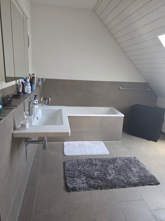 Moderne Wohnung mit Balkon in Stammheim 5