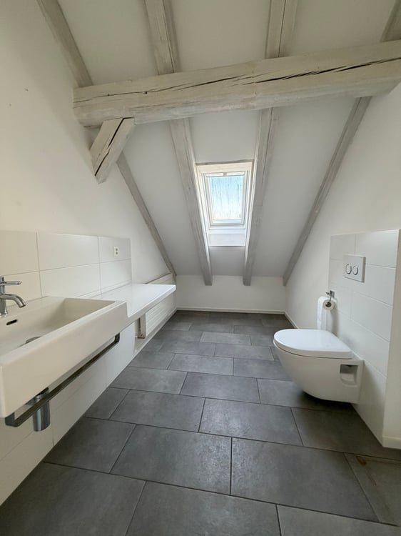 7-Zimmer-Einfamilienhaus mit grossem Garten & Garagenbox 9