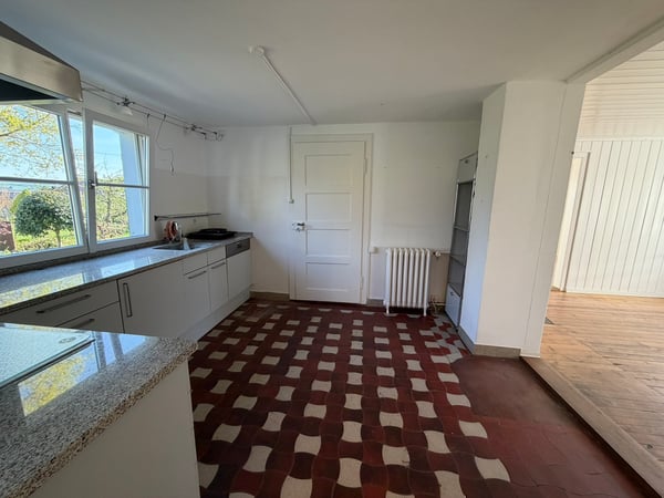 7-Zimmer-Einfamilienhaus mit grossem Garten & Garagenbox 3